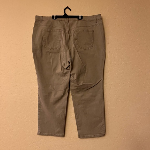 Gloria Vanderbilt Amanda Taupe Jeans - Picture 8 of 11